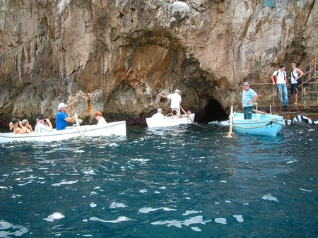 カプリ島_「青の洞窟」入口