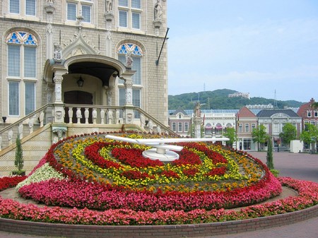 ハウステンボス_スタッドハウス前の花時計